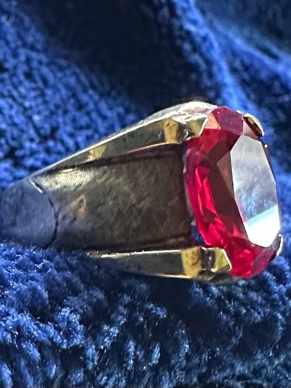 Vintage 10K gold red gemstone men’s ring